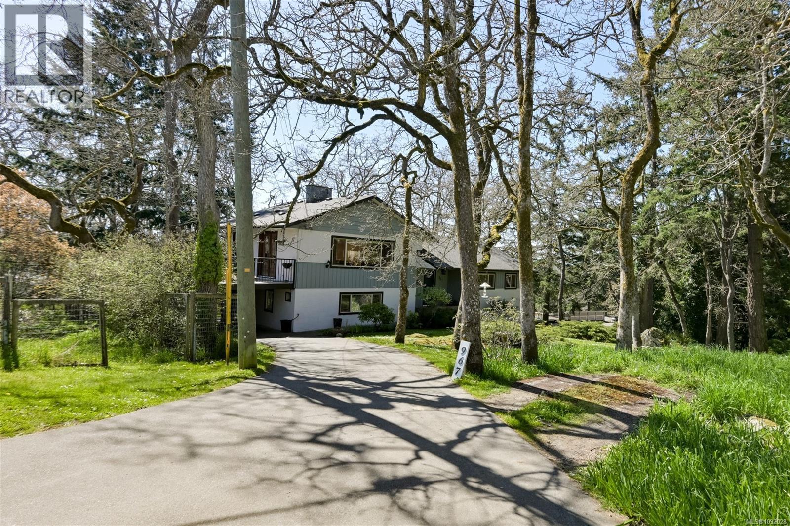  967 Ridgeway Street, Saanich