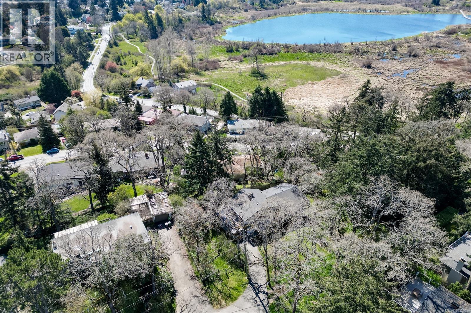  967 Ridgeway Street, Saanich