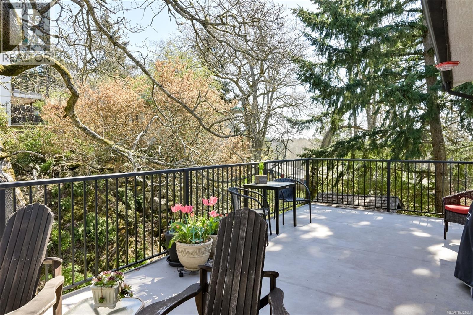  967 Ridgeway Street, Saanich