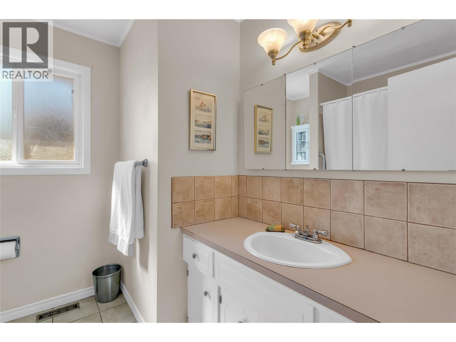 575 Stirling Road, Kelowna