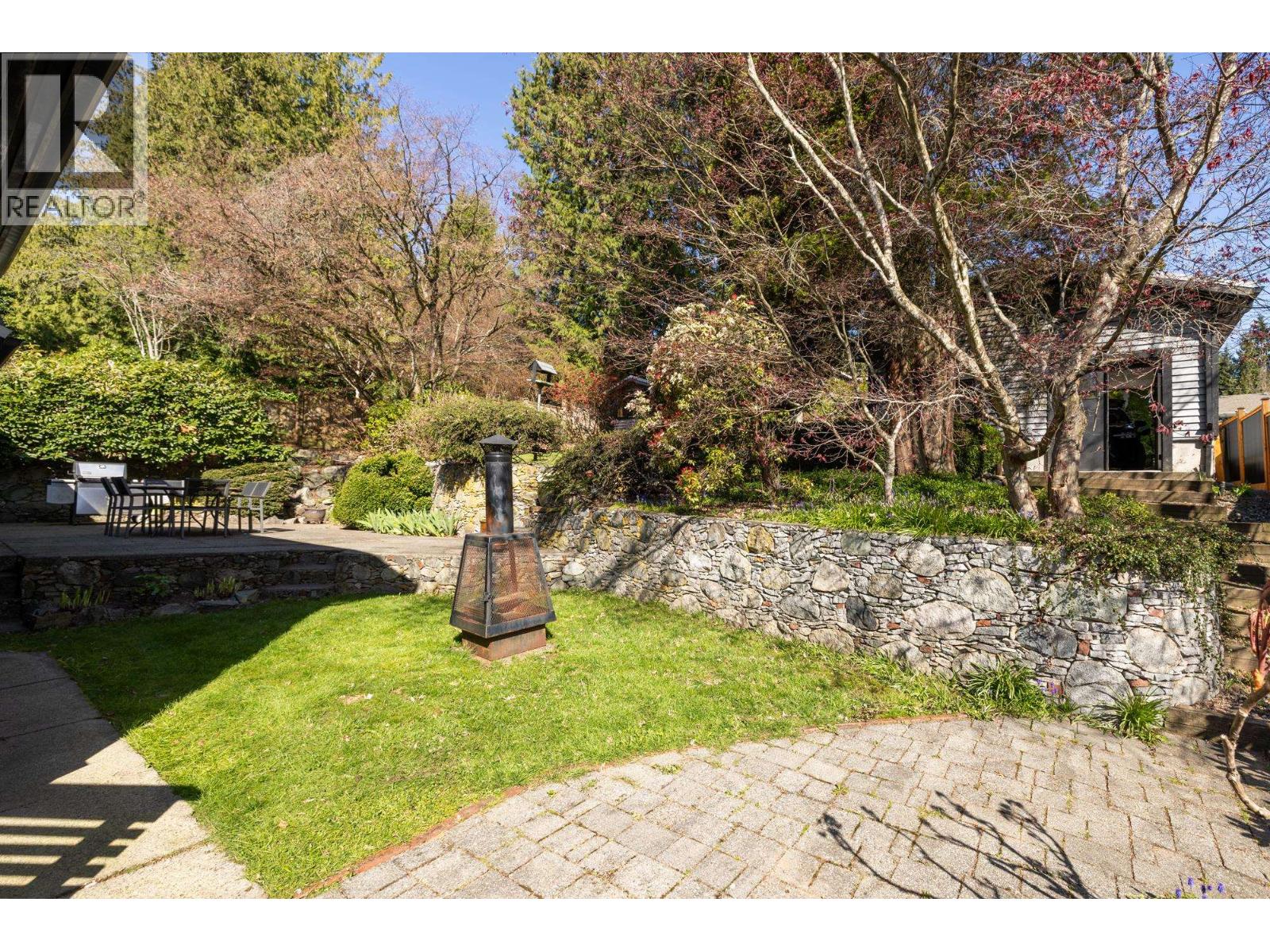 1374 E 15TH STREET, North Vancouver