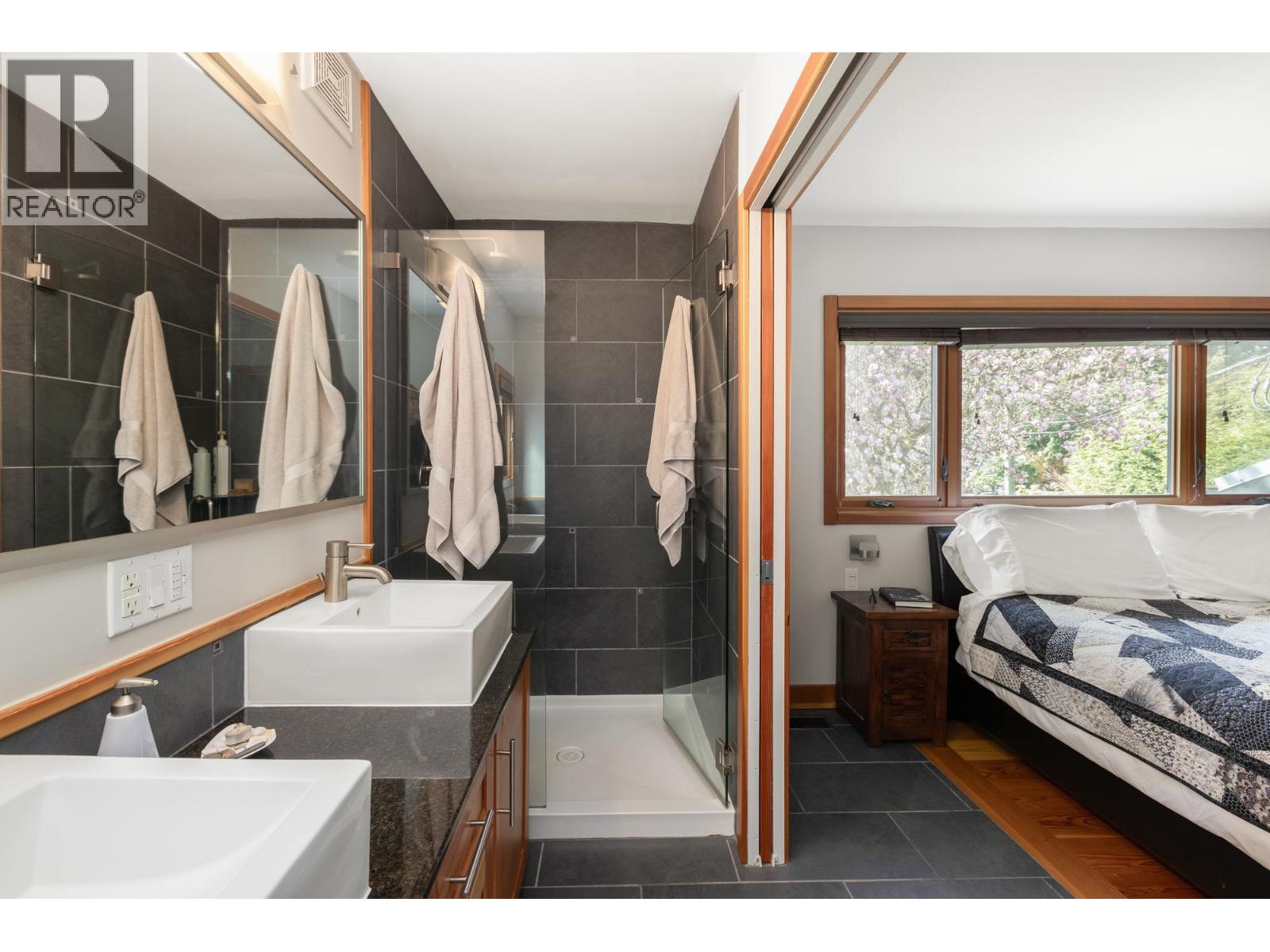 1374 E 15TH STREET, North Vancouver