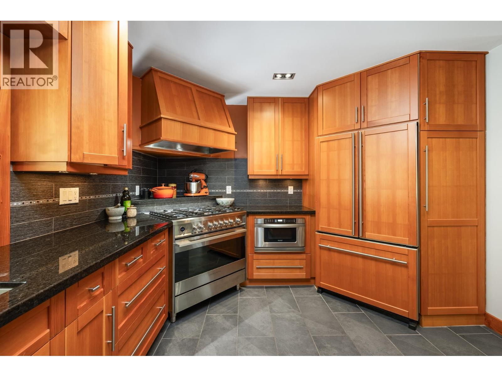 1374 E 15TH STREET, North Vancouver