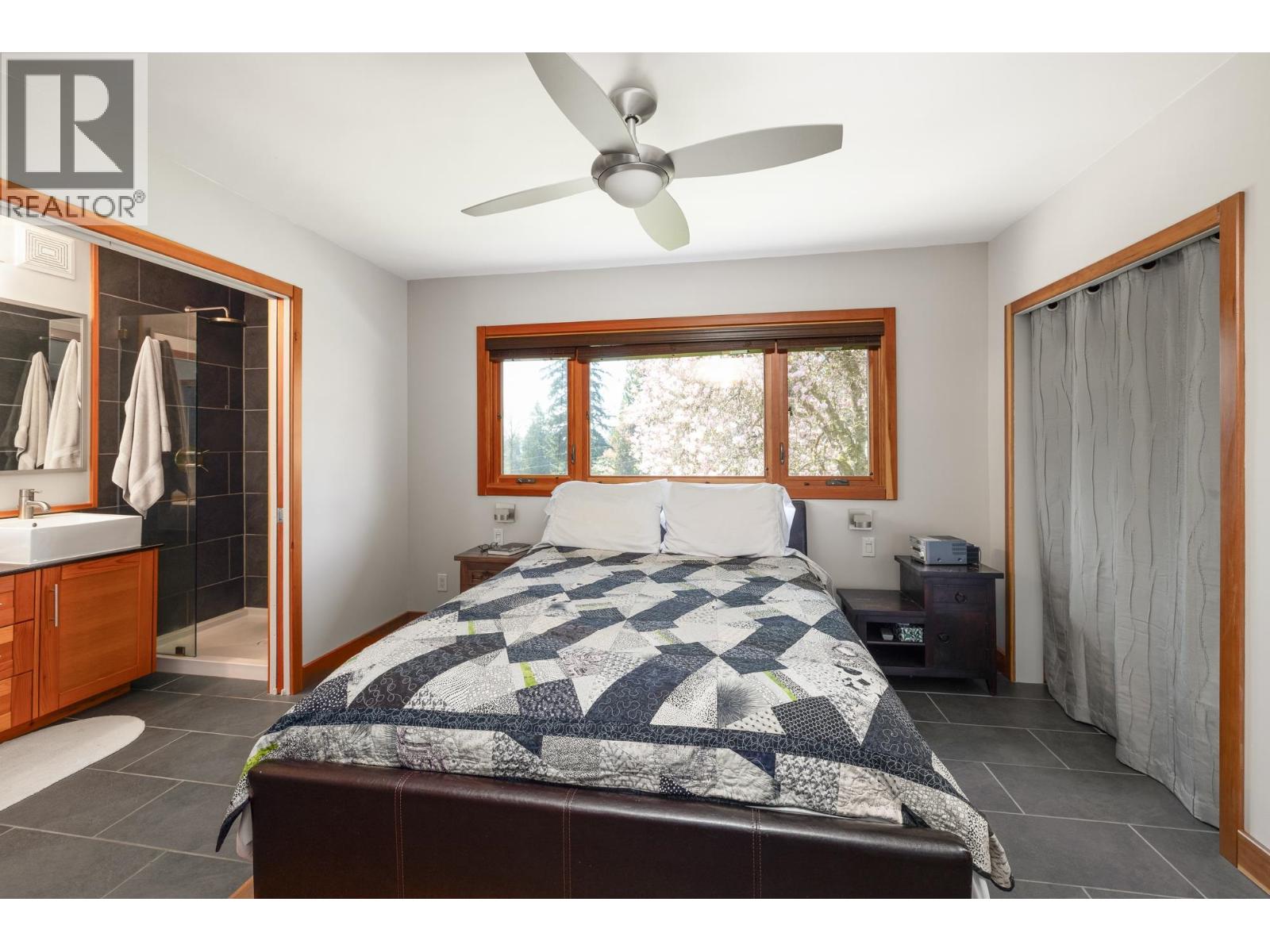 1374 E 15TH STREET, North Vancouver