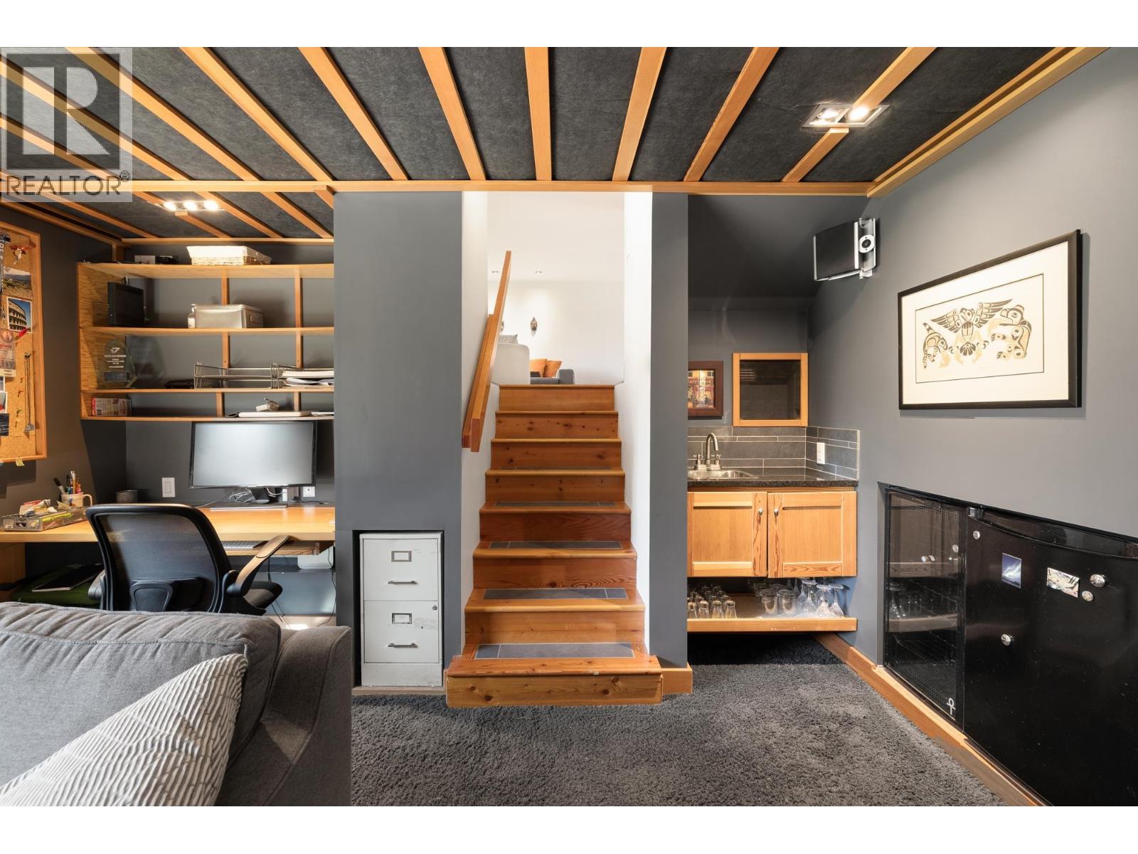 1374 E 15TH STREET, North Vancouver