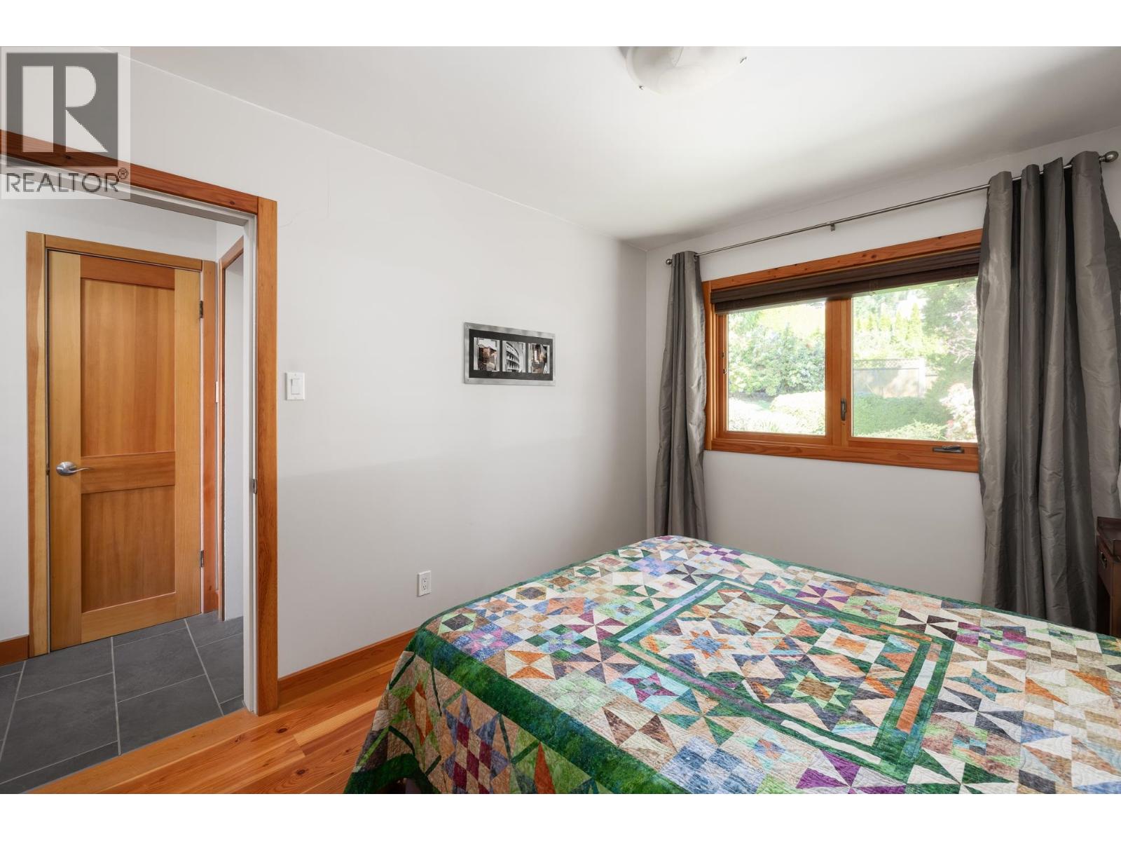 1374 E 15TH STREET, North Vancouver