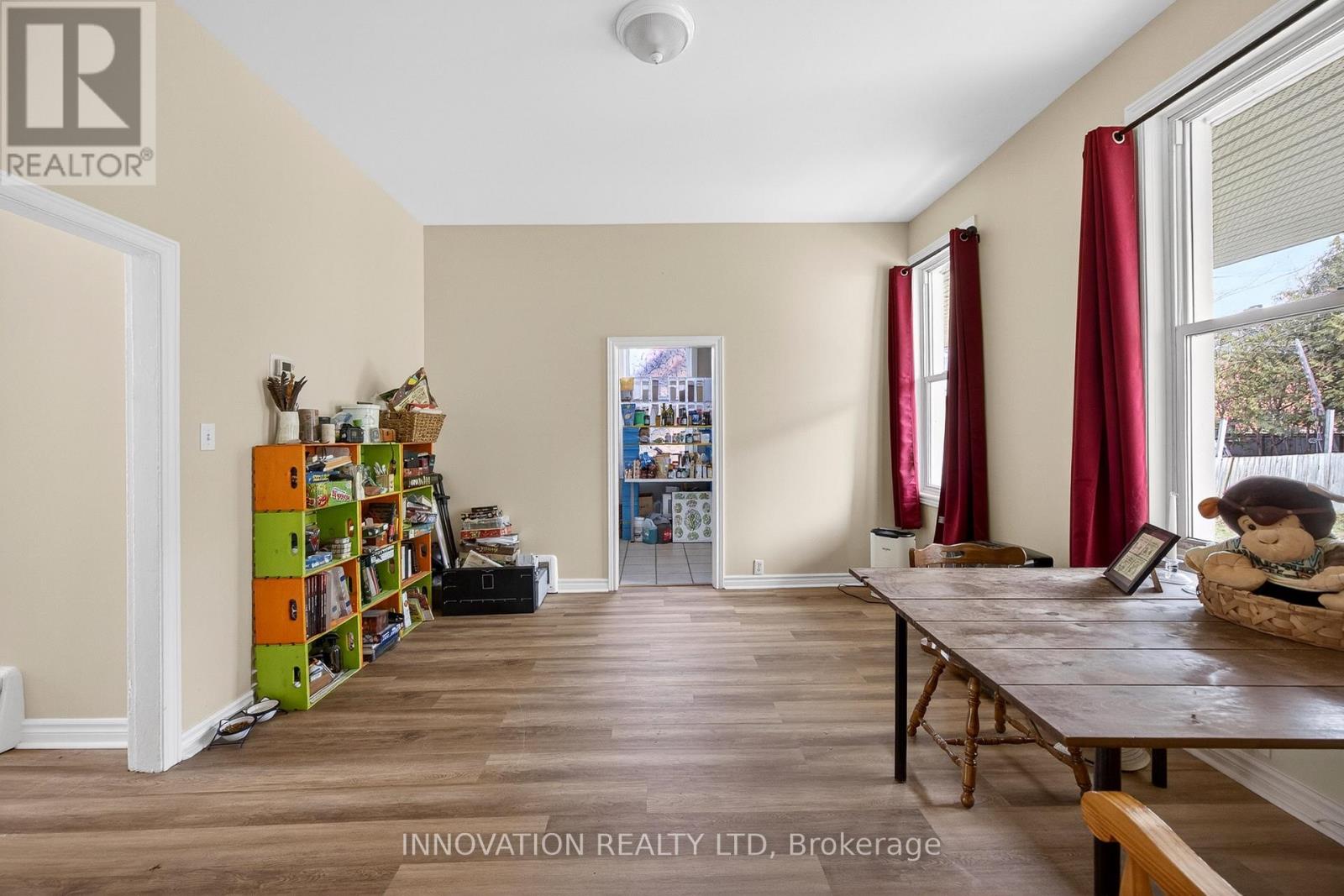 Unit 191 dining room