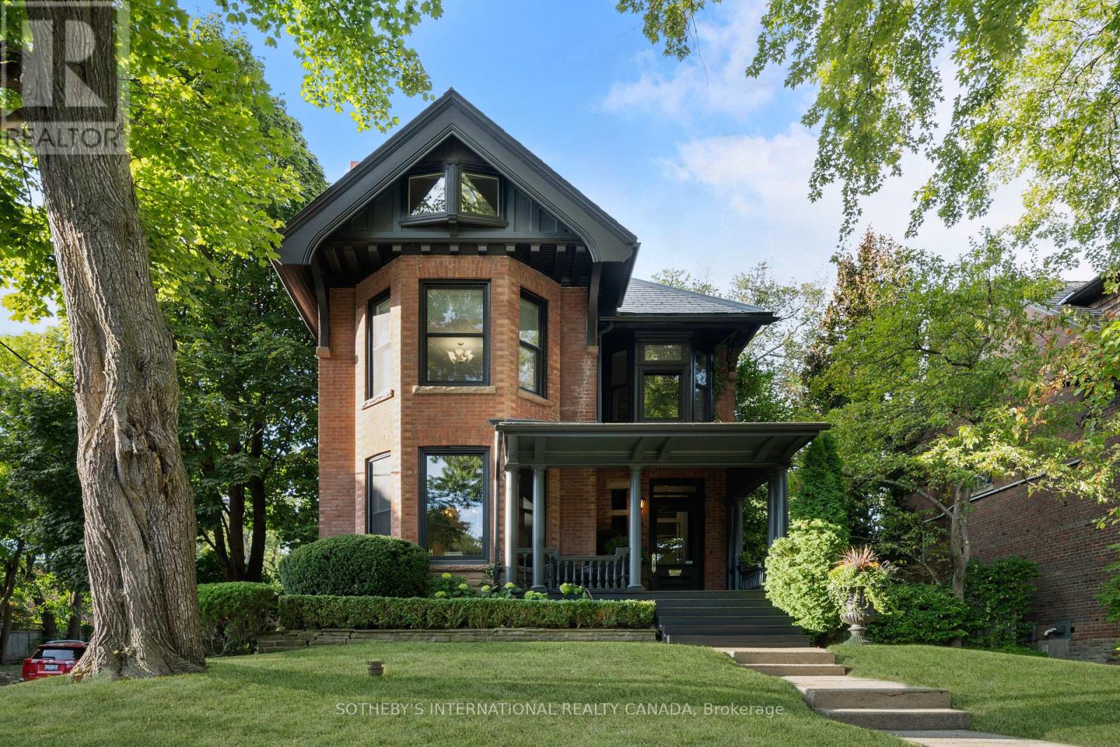 92 WOODLAWN AVENUE - 1