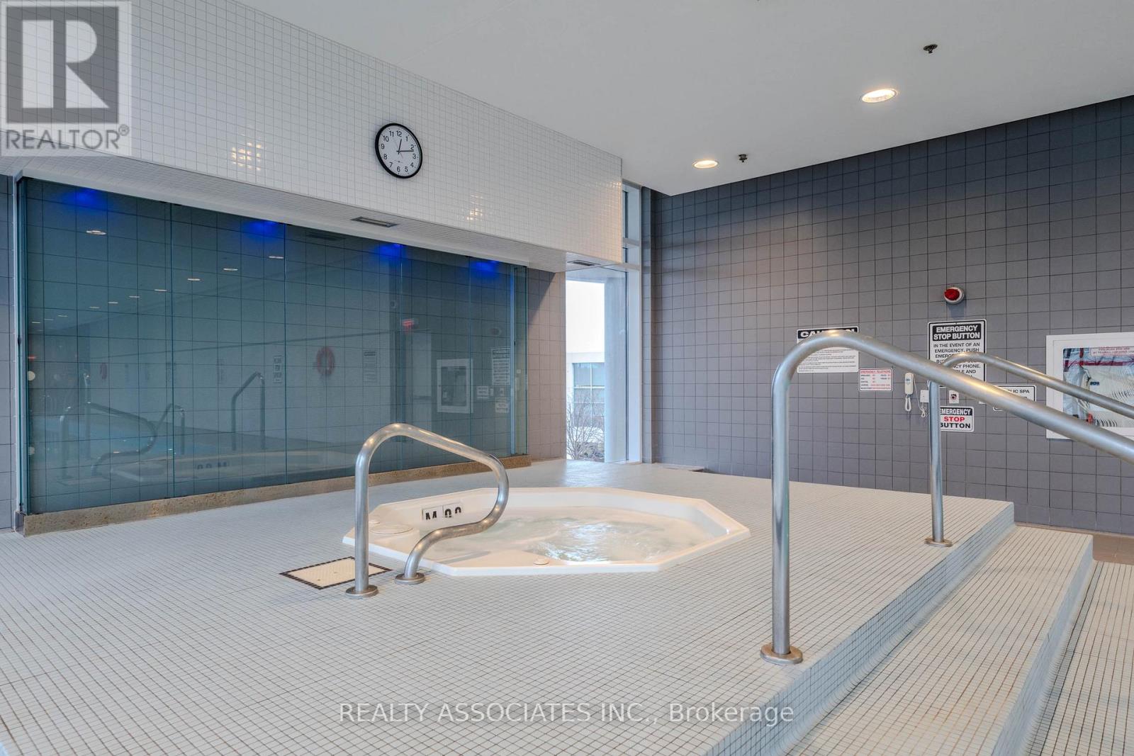 #238 2885 BAYVIEW AVENUE - 29