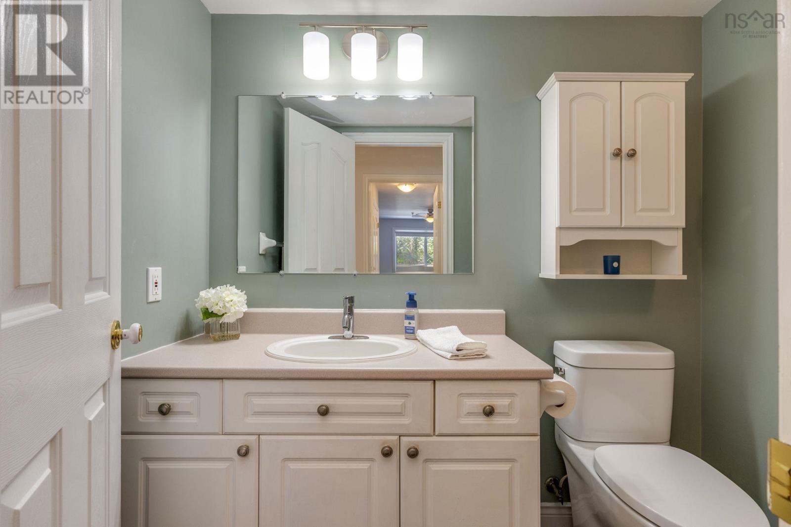 Property 11 of 39 of 311 2 Lake Drive