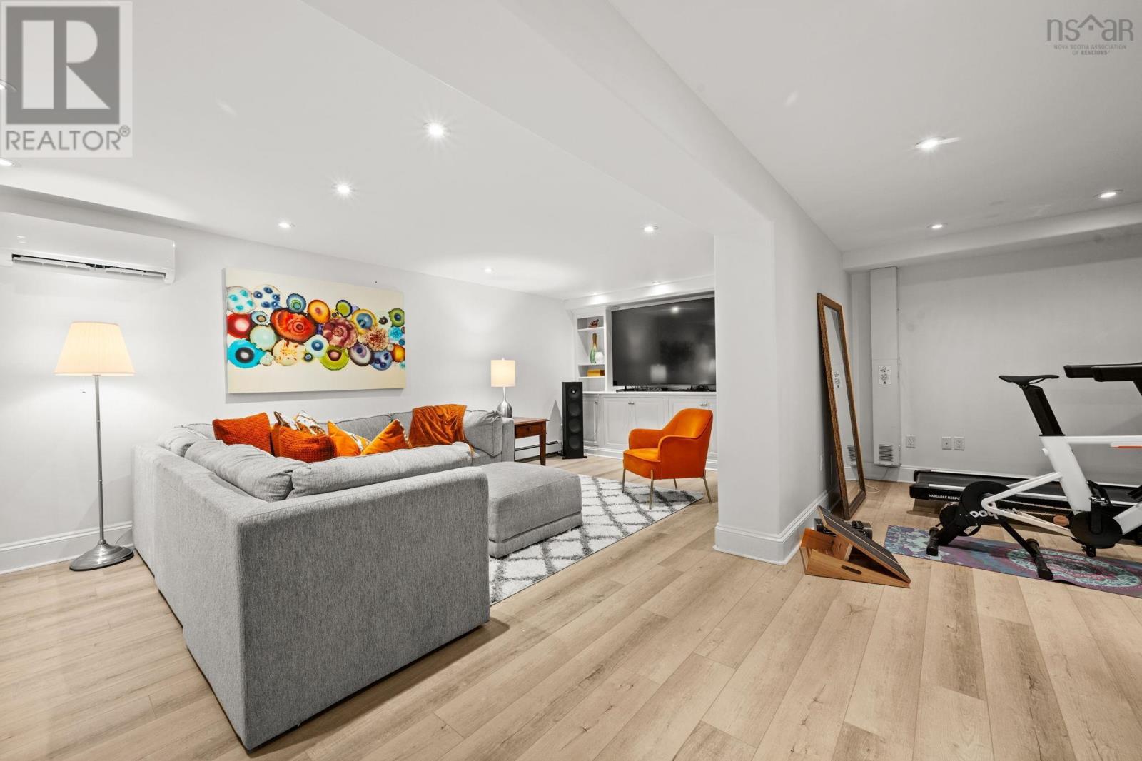 Property 35 of 48 of 523 Francklyn Street