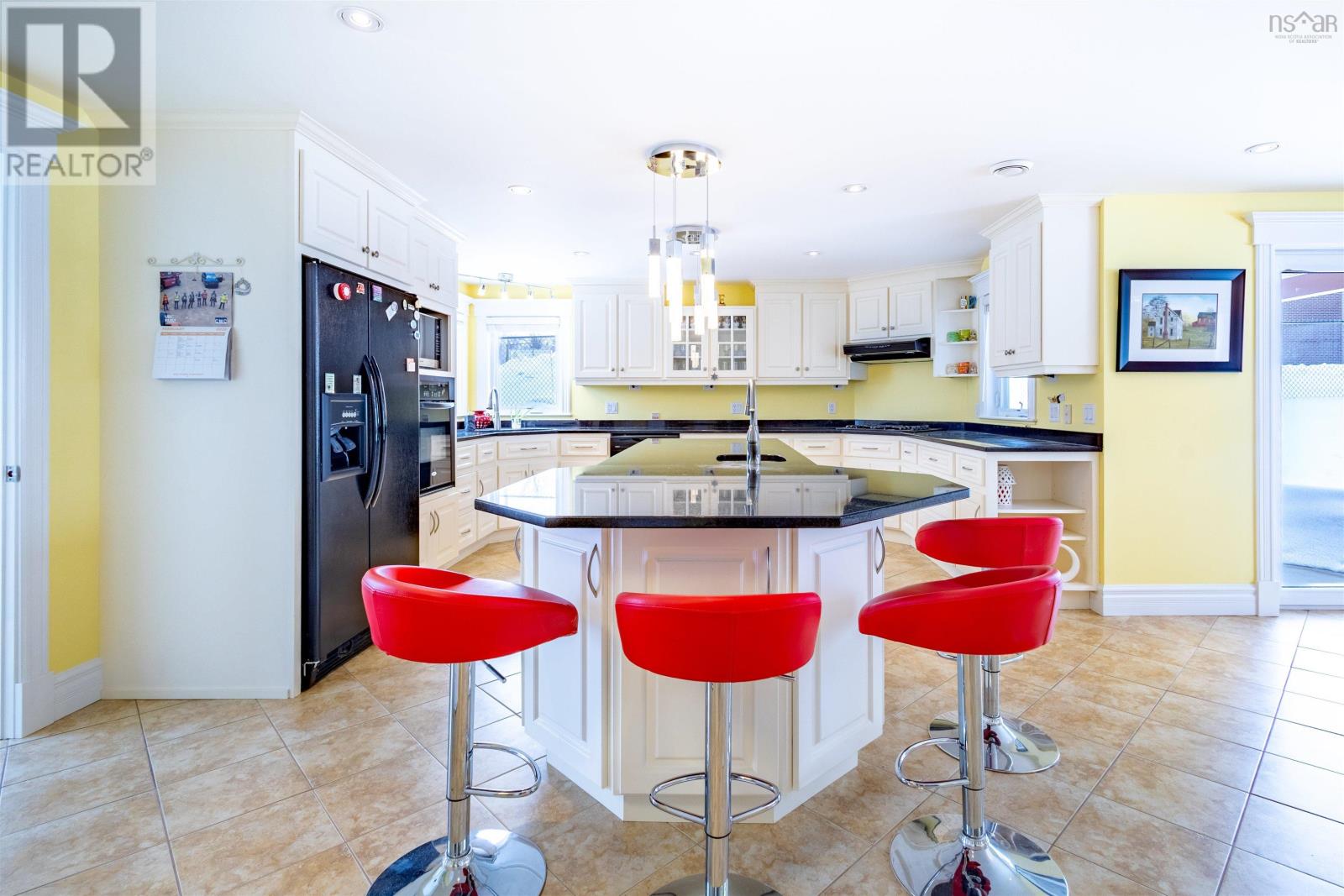 Property 2 of 48 of 507 King Street