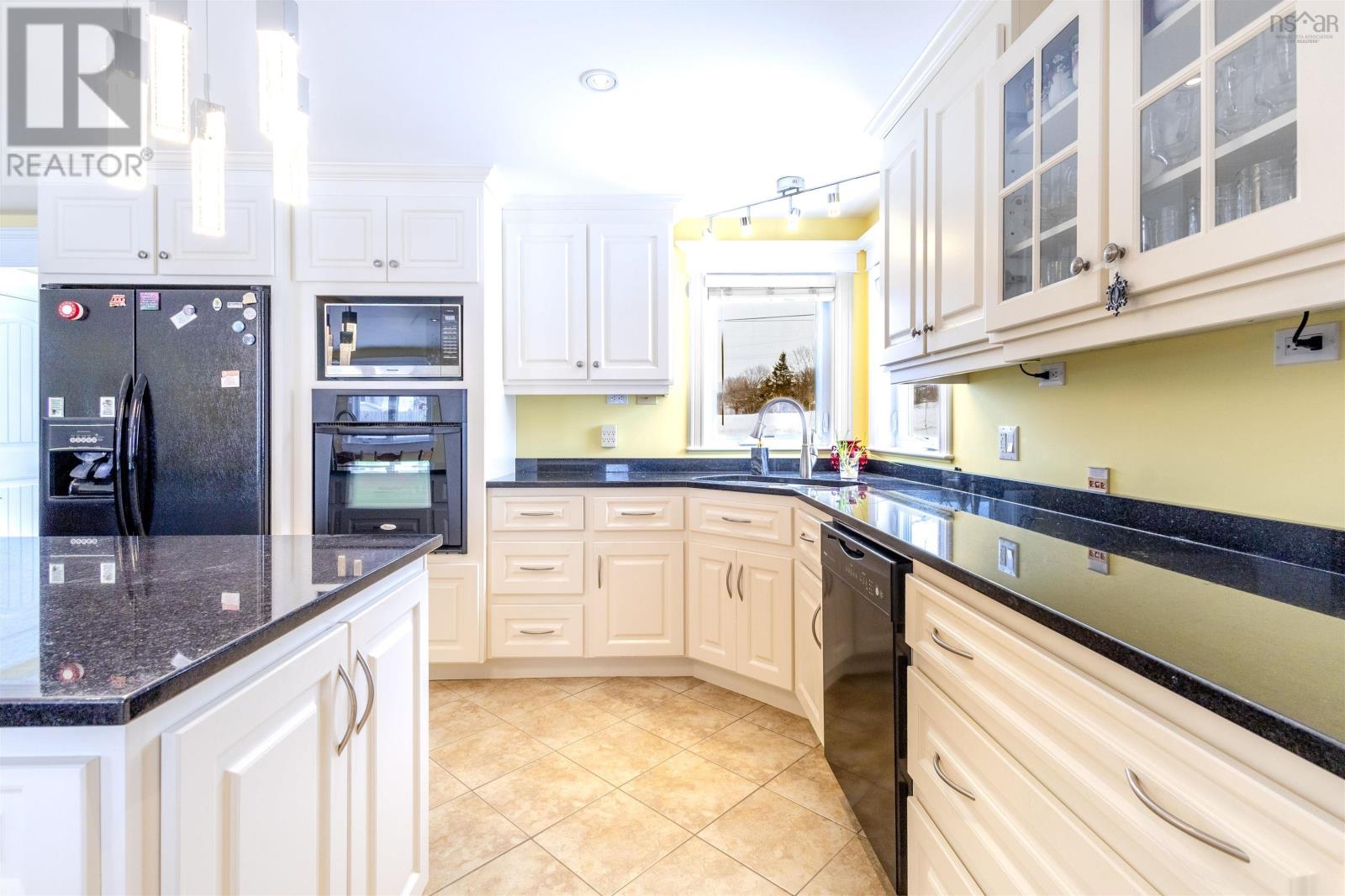 Property 40 of 48 of 507 King Street