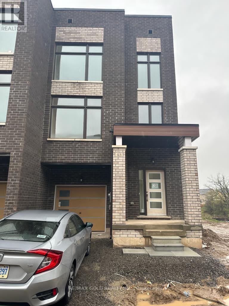 43 QUEENPOST DRIVE - 1