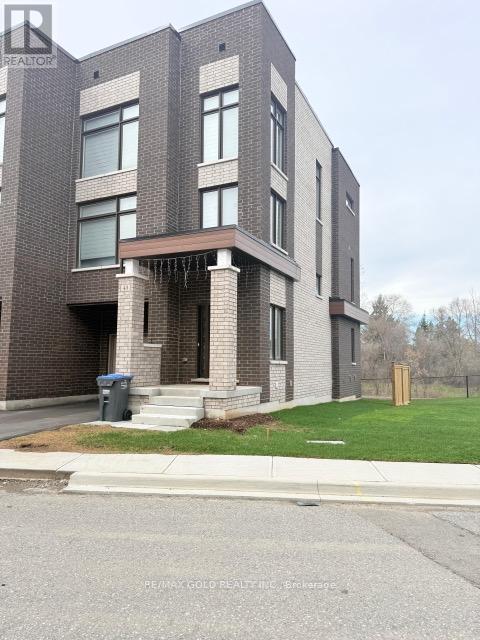 43 QUEENPOST DRIVE - 4