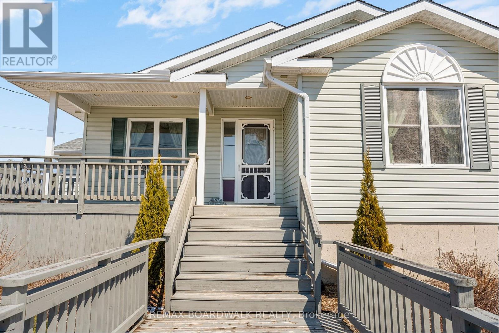1918 ROSEDALE ROAD N - 5
