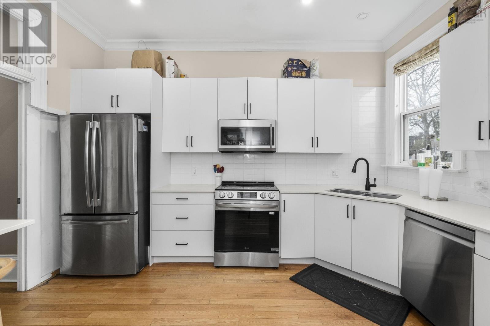 Property 7 of 45 of 1538 Lemarchant Street