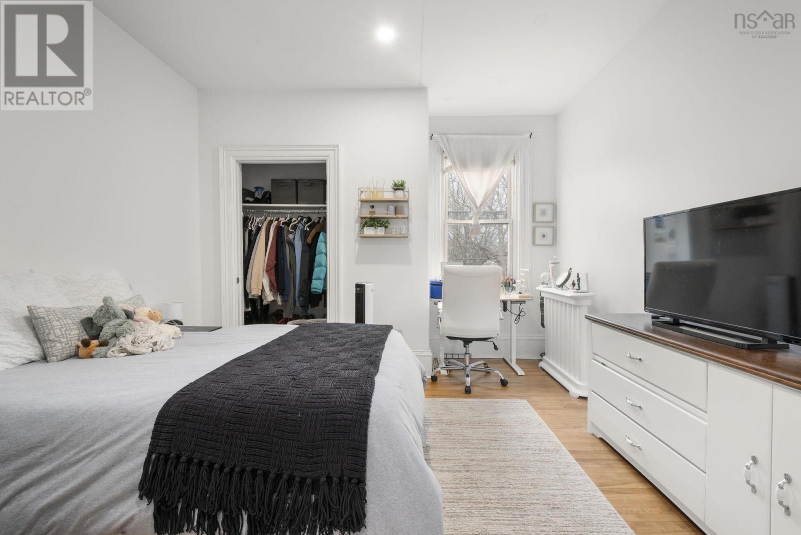 Property 35 of 45 of 1538 Lemarchant Street