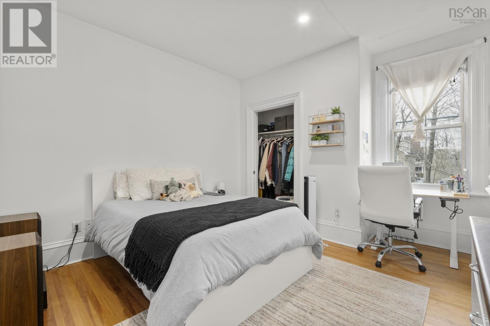 Property 30 of 45 of 1538 Lemarchant Street