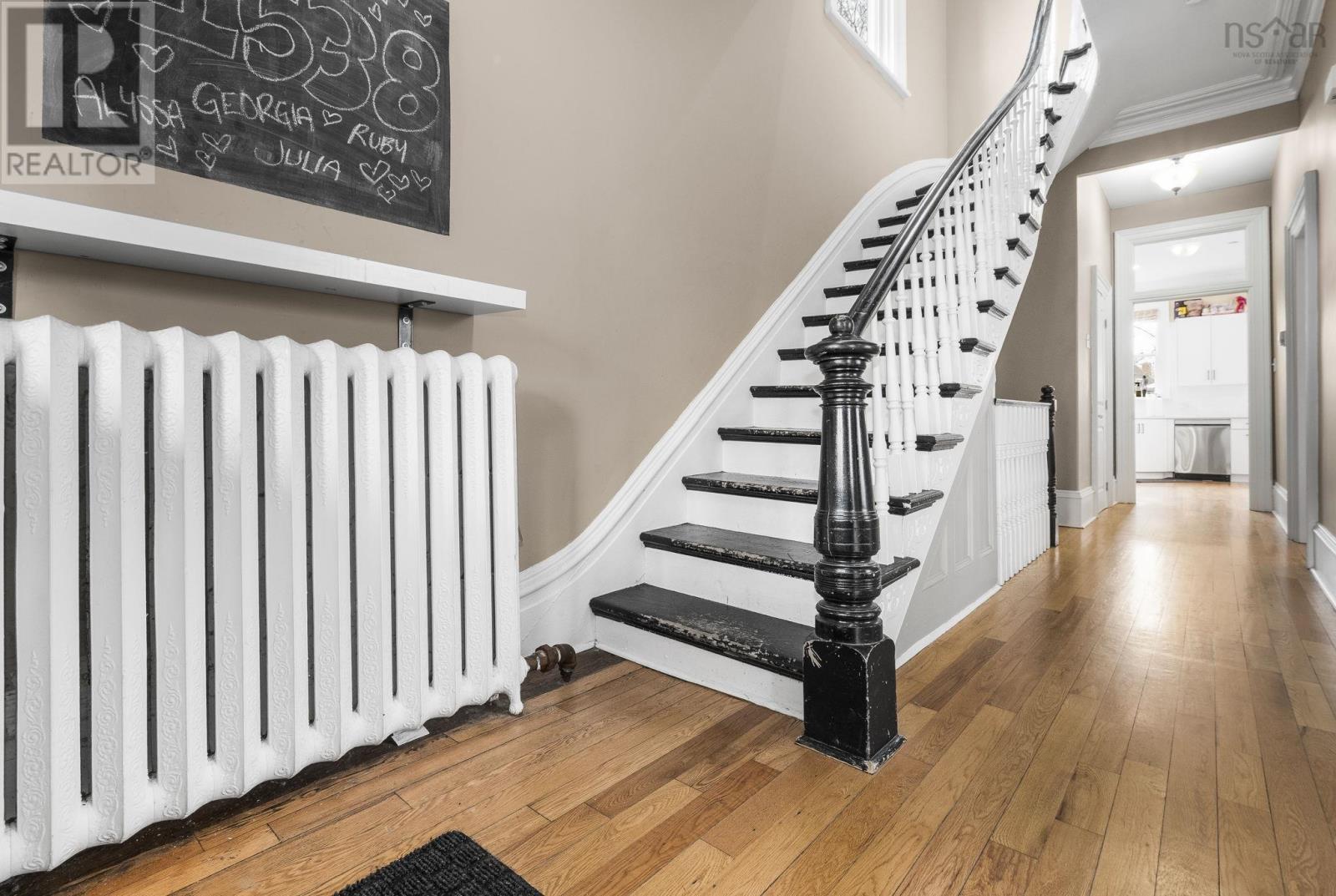 Property 28 of 45 of 1538 Lemarchant Street