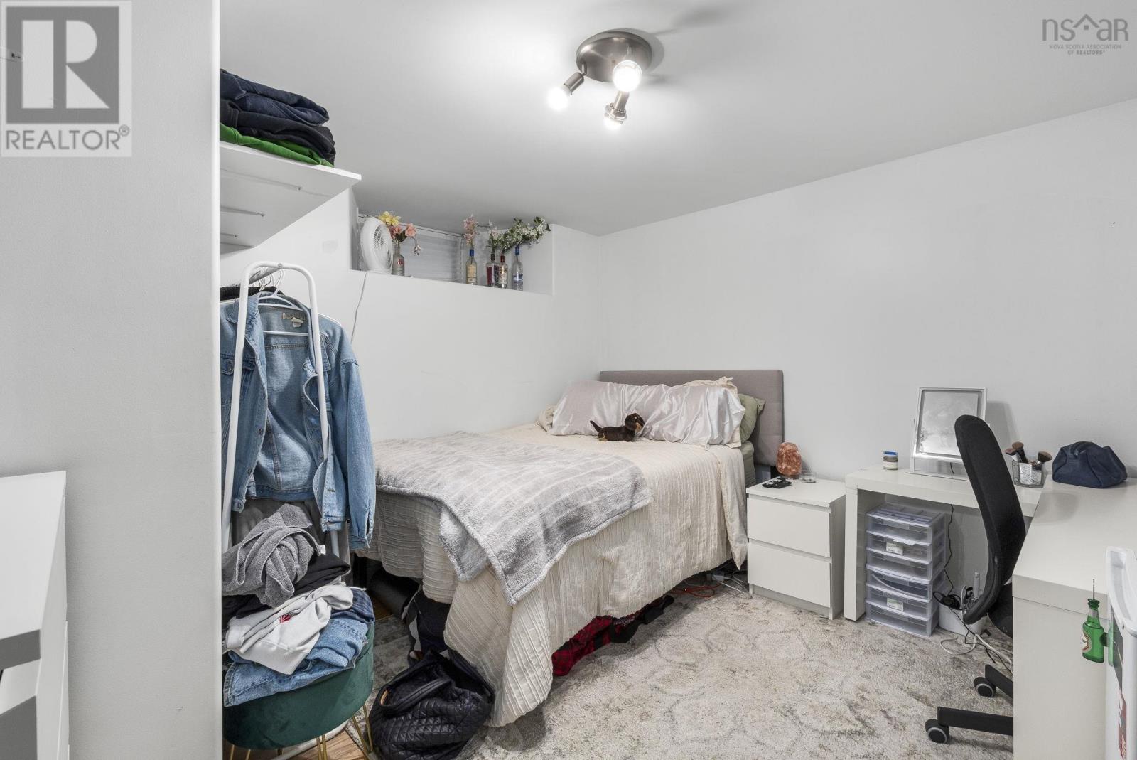 Property 10 of 45 of 1538 Lemarchant Street