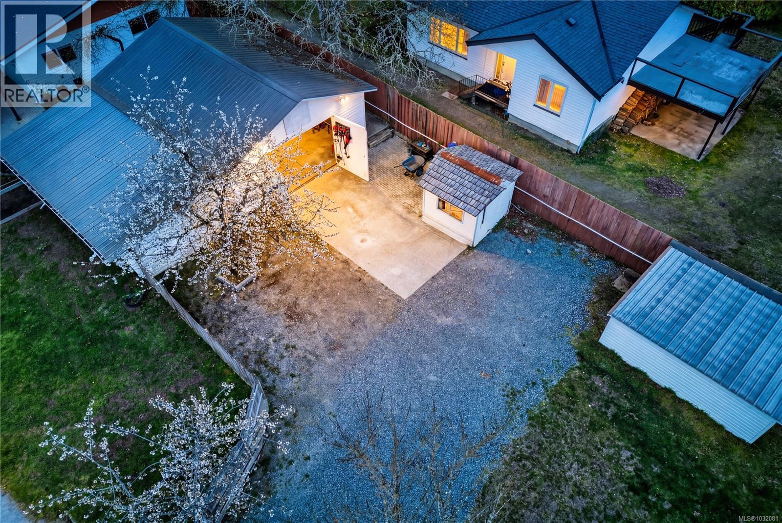 2071 EAST WELLINGTON DR - 34