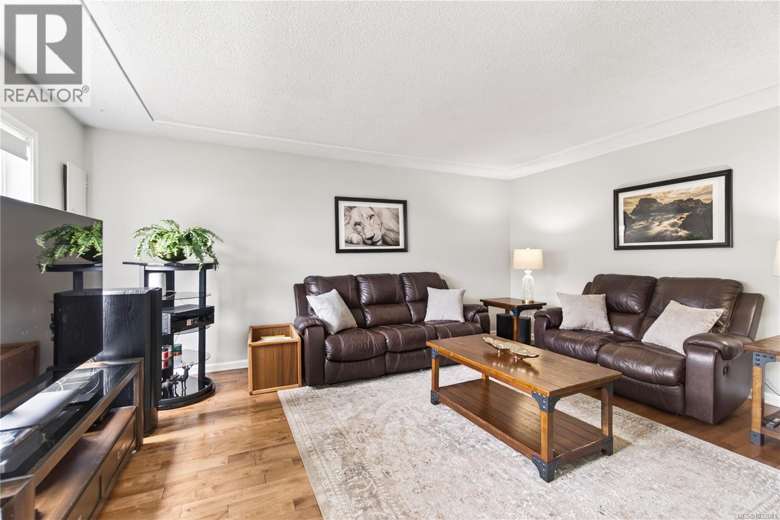 2071 EAST WELLINGTON DR - 5