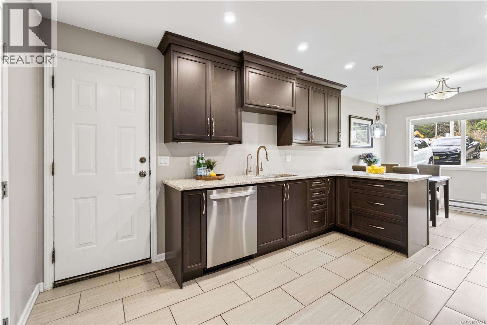 2071 EAST WELLINGTON DR - 14