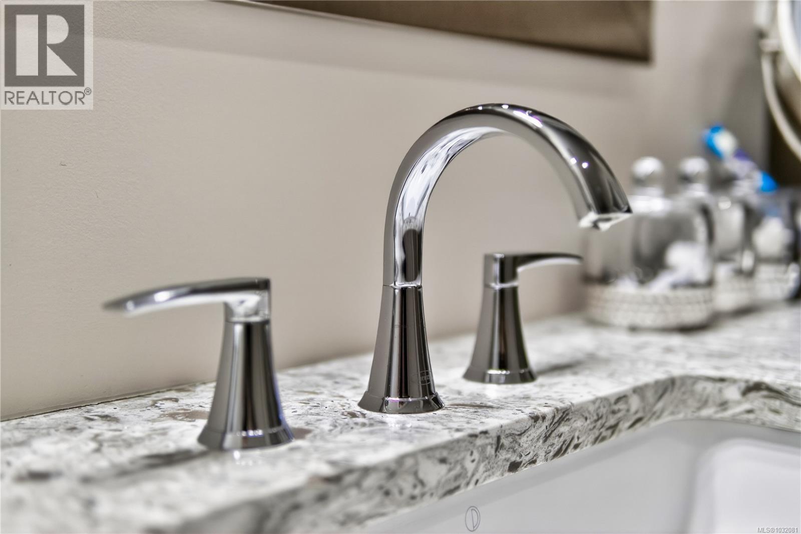 2071 EAST WELLINGTON DR - 30