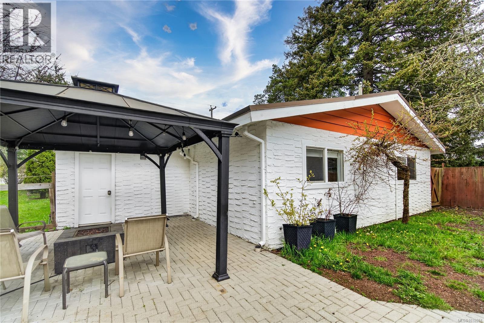 2071 EAST WELLINGTON DR - 46