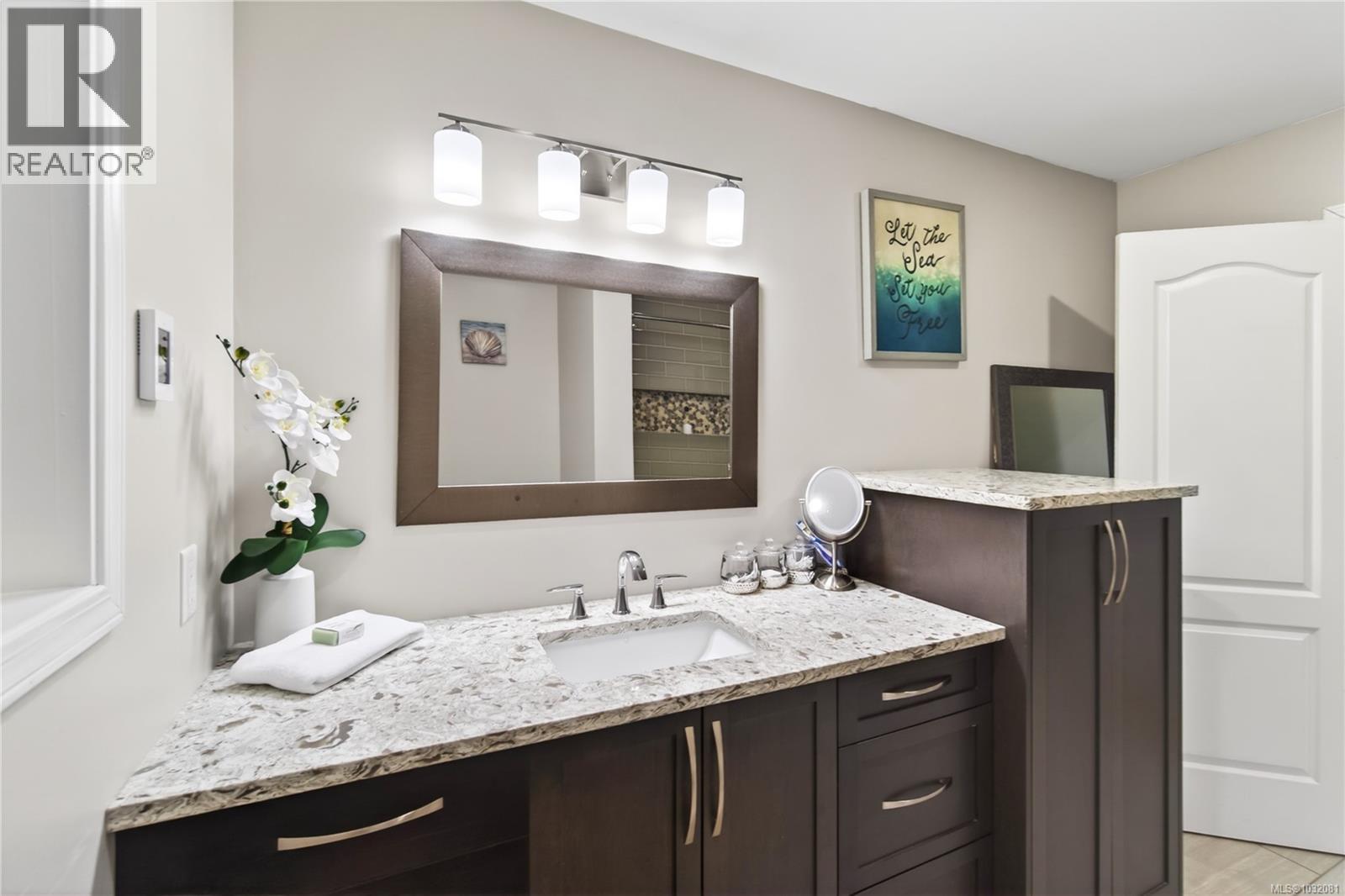 2071 EAST WELLINGTON DR - 28