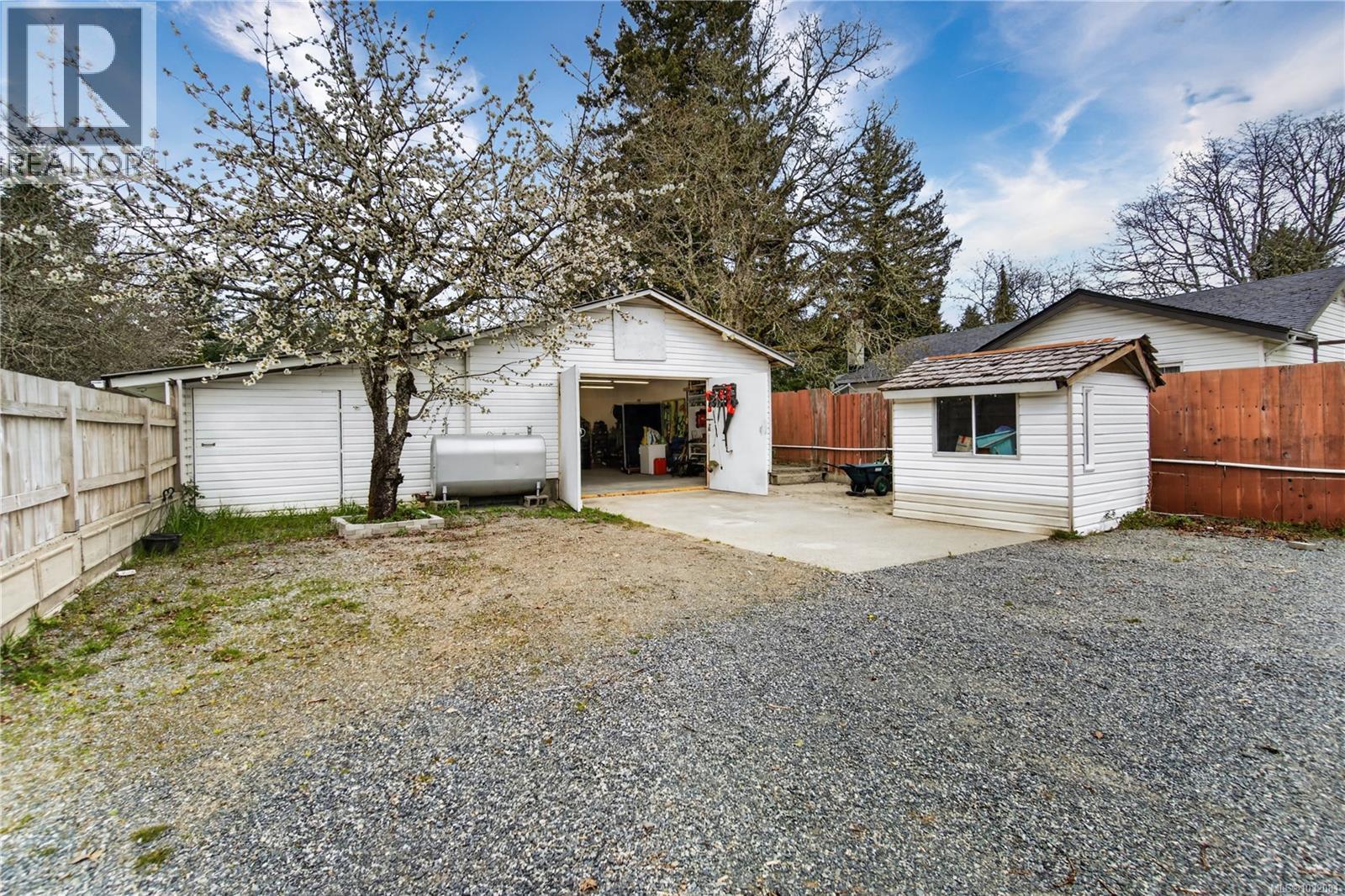 2071 EAST WELLINGTON DR - 41