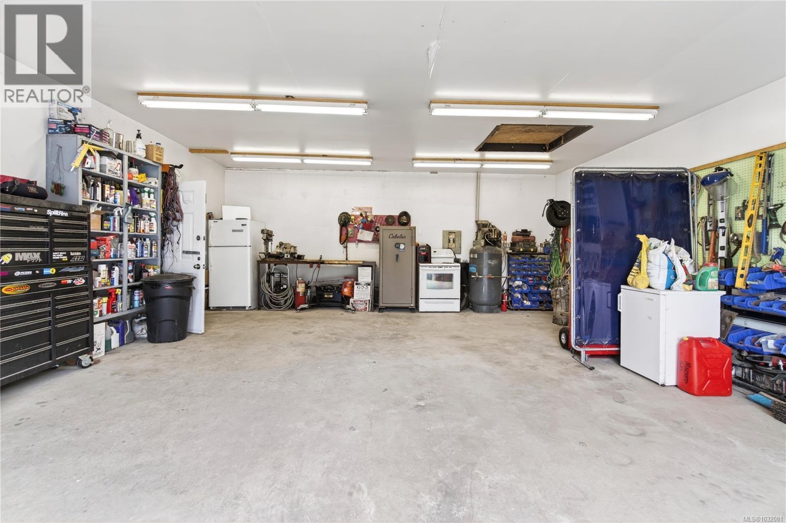 2071 EAST WELLINGTON DR - 45