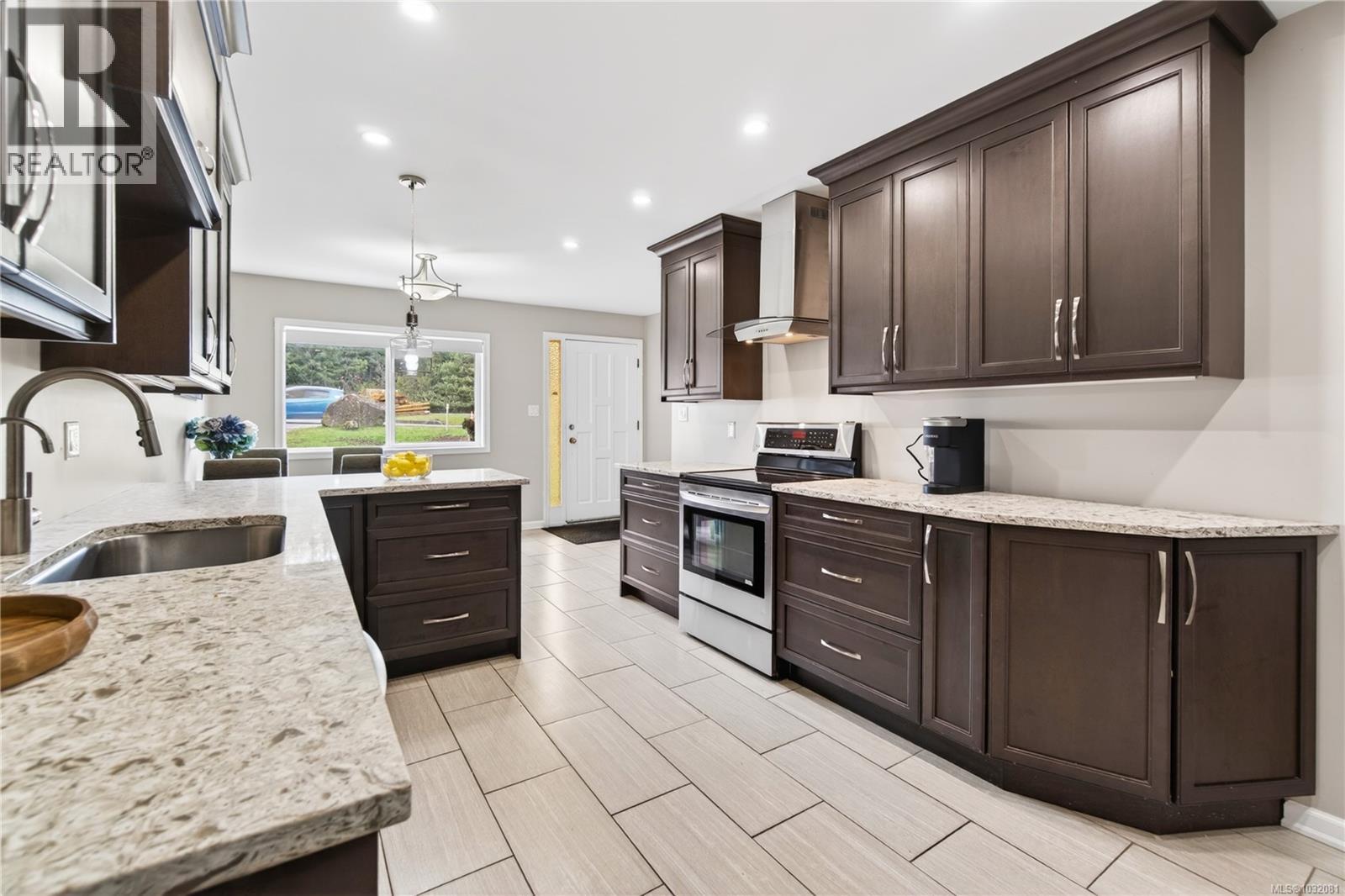 2071 EAST WELLINGTON DR - 10