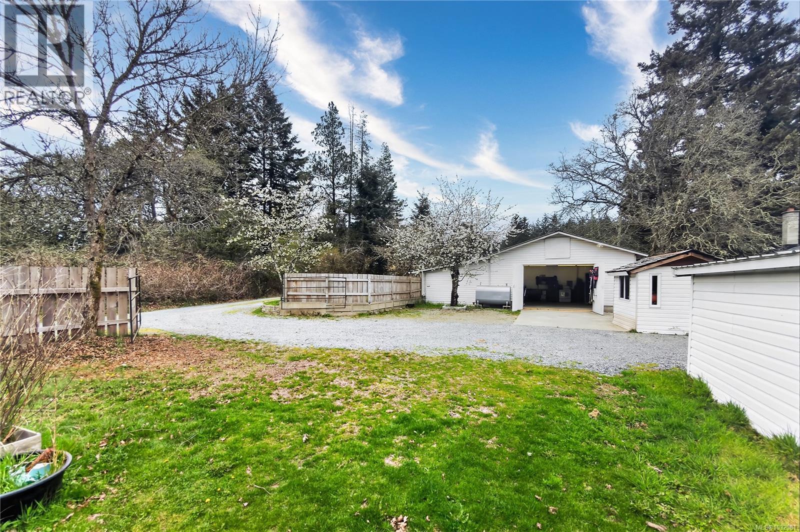 2071 EAST WELLINGTON DR - 36