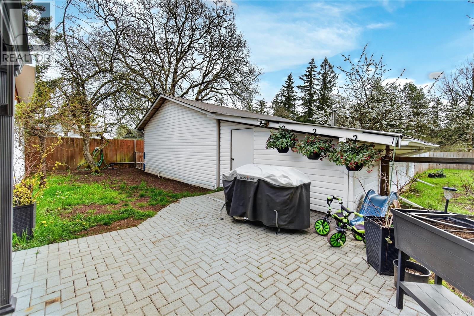 2071 EAST WELLINGTON DR - 44