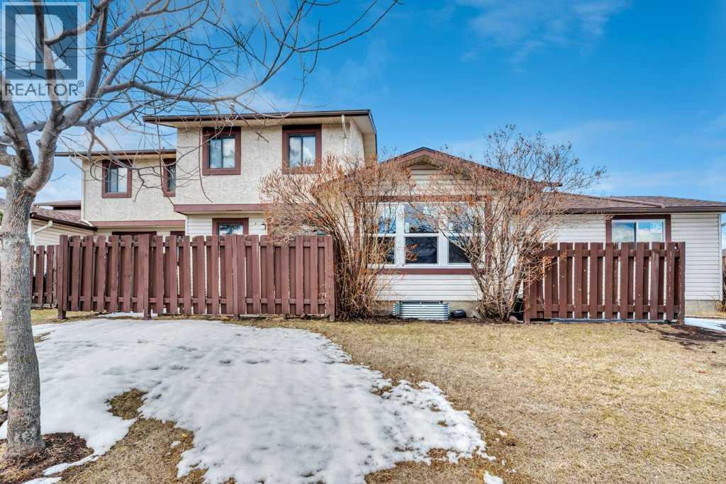 Single Family House Bungalow for Sale in   Templemont Way NE Temple Calgary 