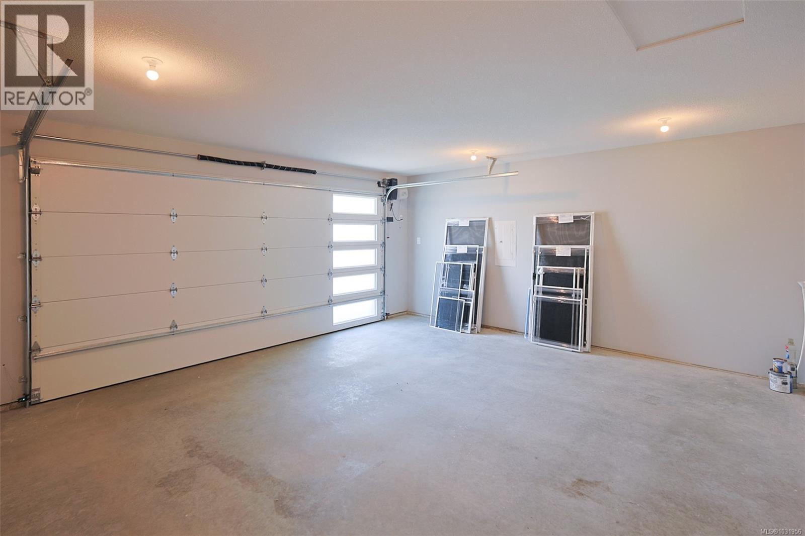 163 GOLDEN OAKS CRES - 19