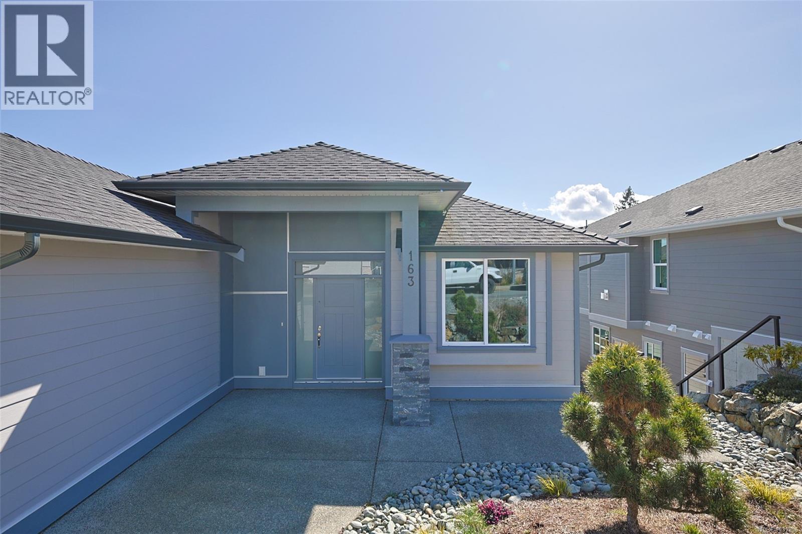 163 GOLDEN OAKS CRES - 20