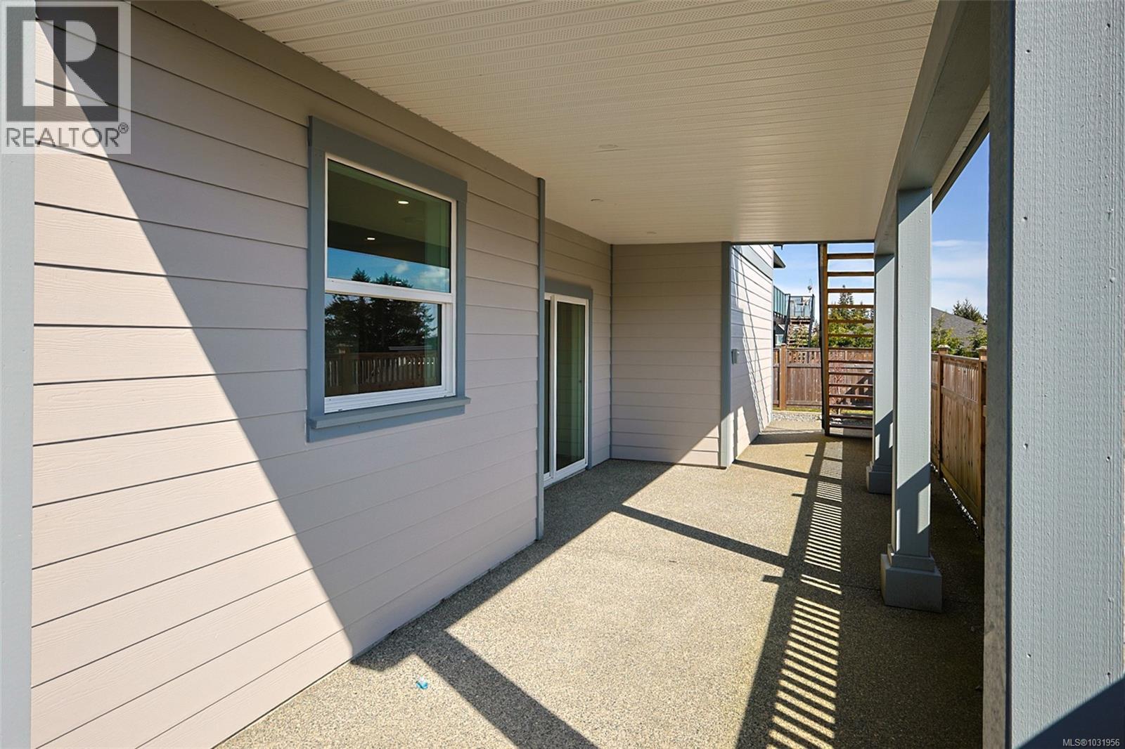 163 GOLDEN OAKS CRES - 23