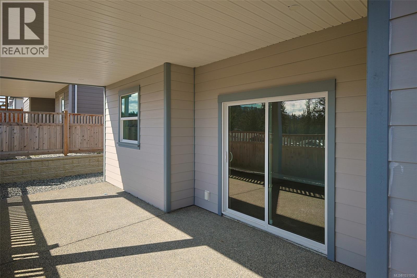 163 GOLDEN OAKS CRES - 24