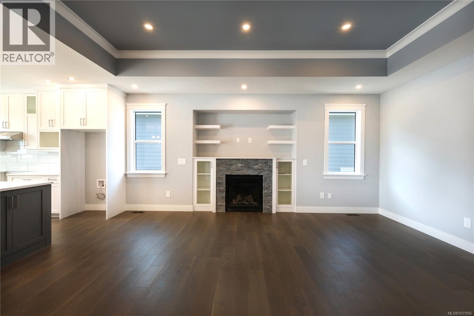 163 GOLDEN OAKS CRES - 26