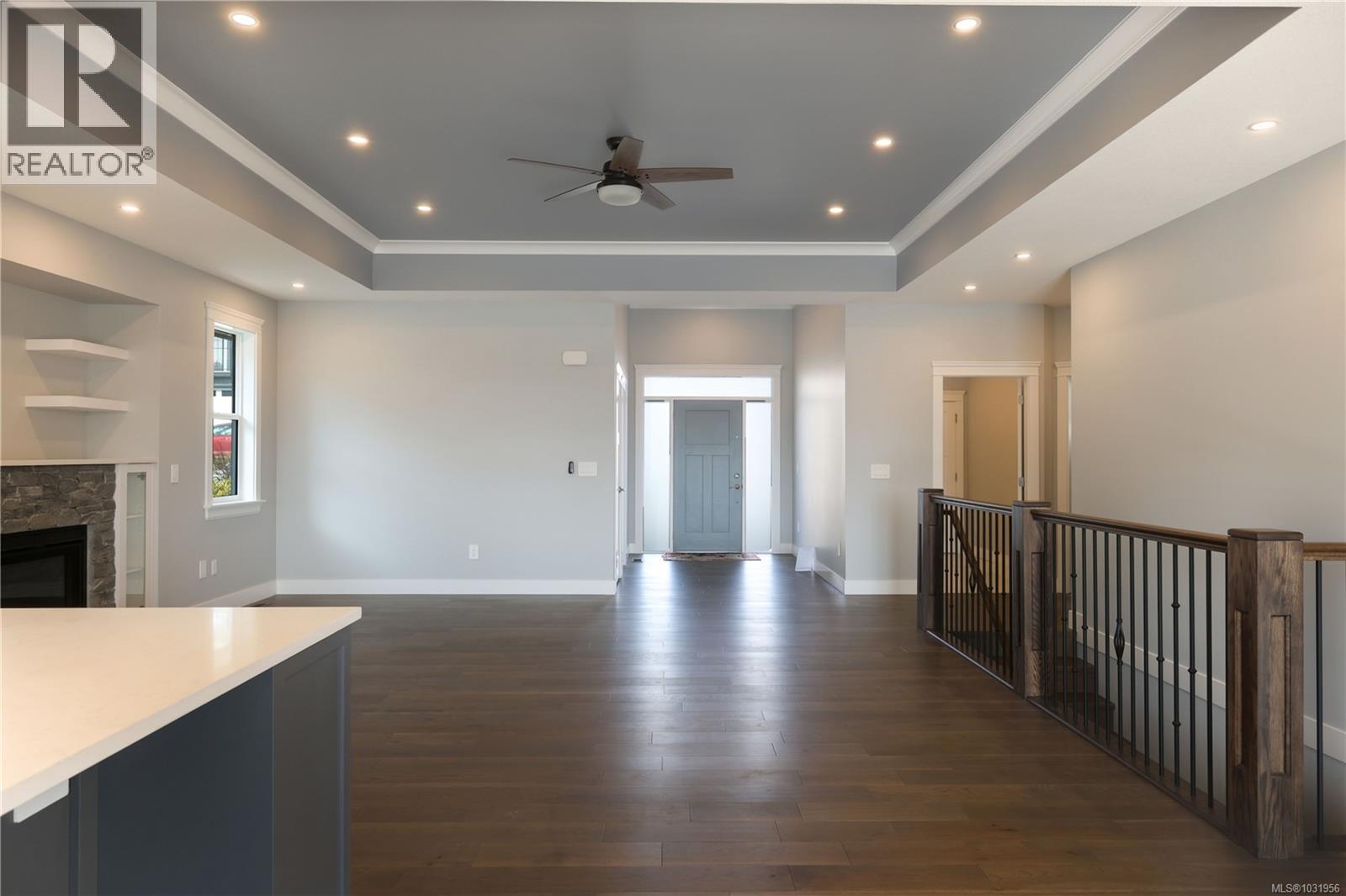 163 GOLDEN OAKS CRES - 28