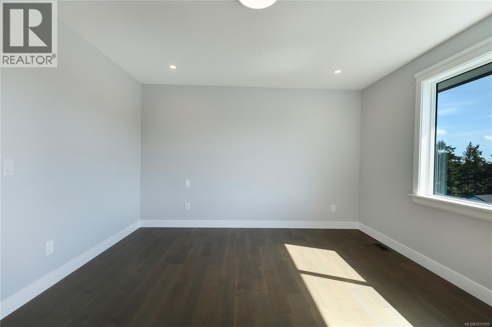 163 GOLDEN OAKS CRES - 36