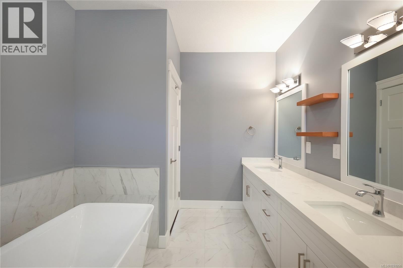 163 GOLDEN OAKS CRES - 39