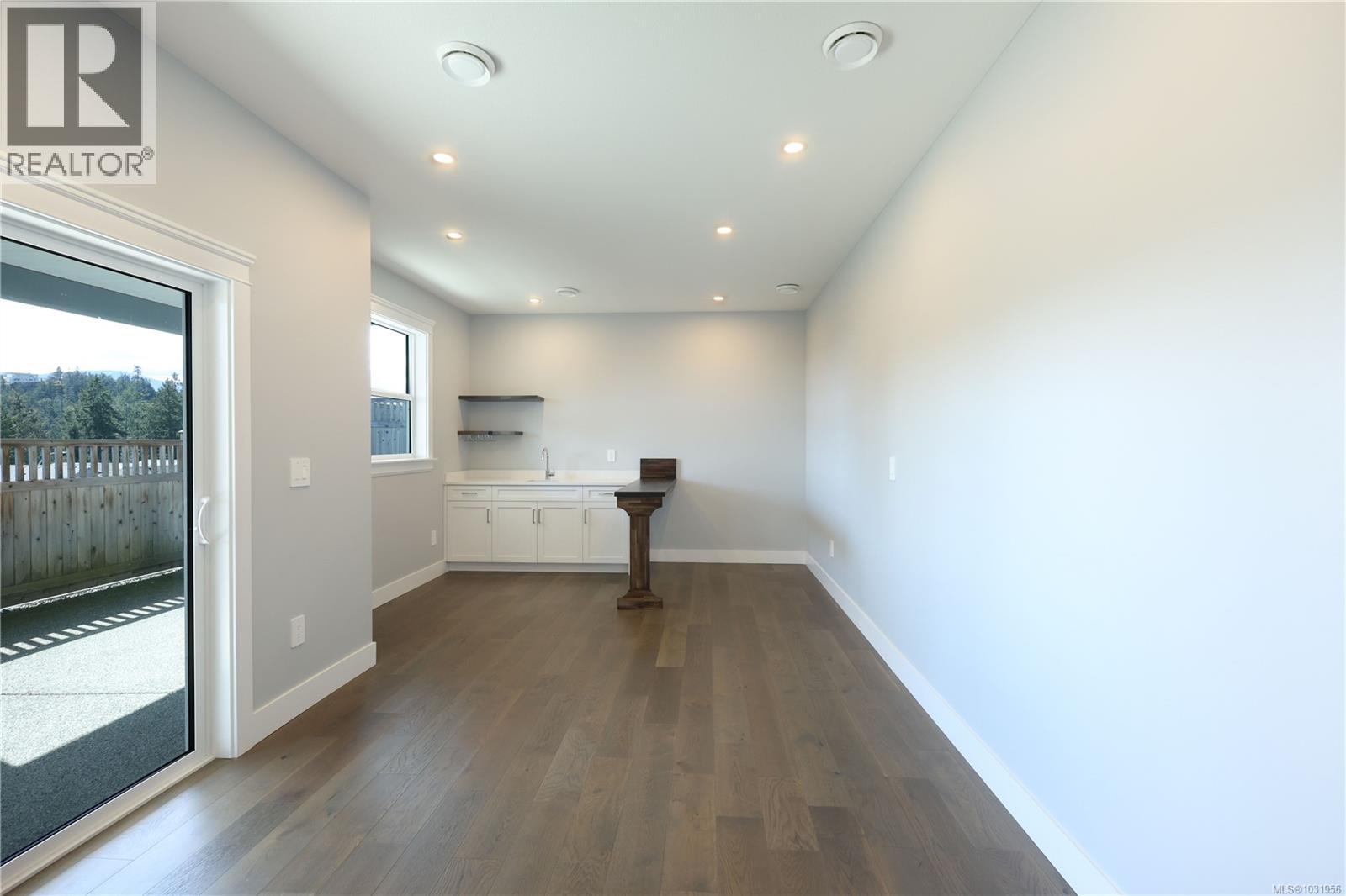 163 GOLDEN OAKS CRES - 41