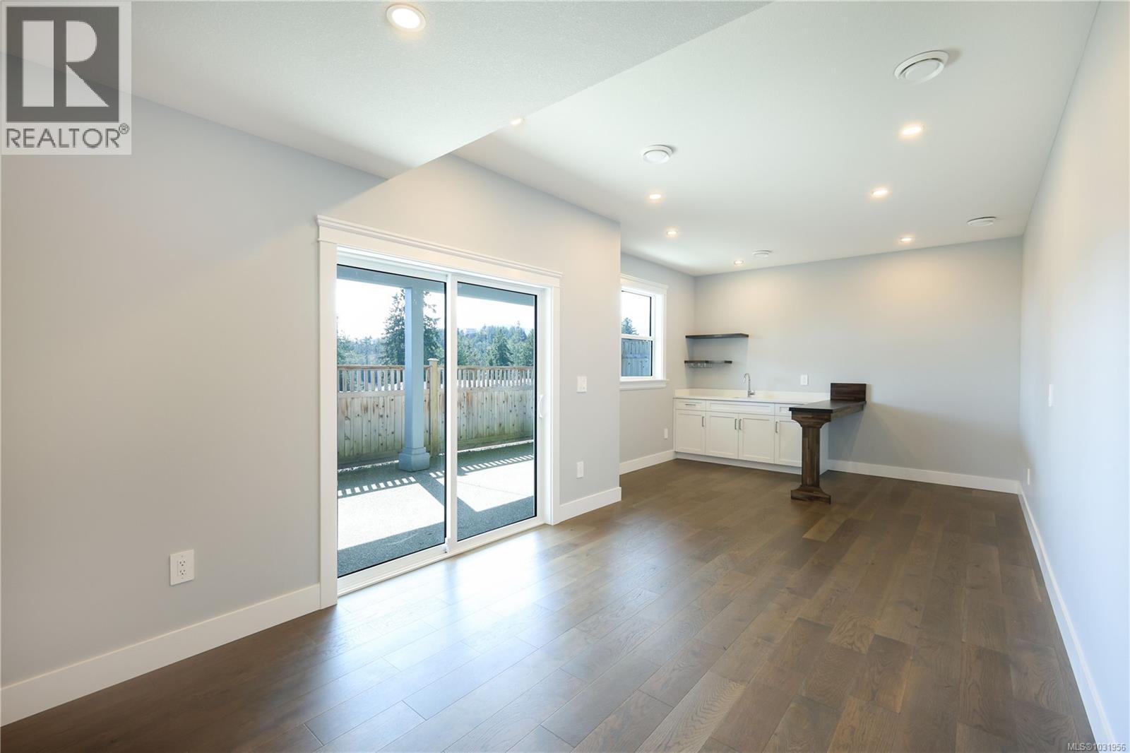 163 GOLDEN OAKS CRES - 42