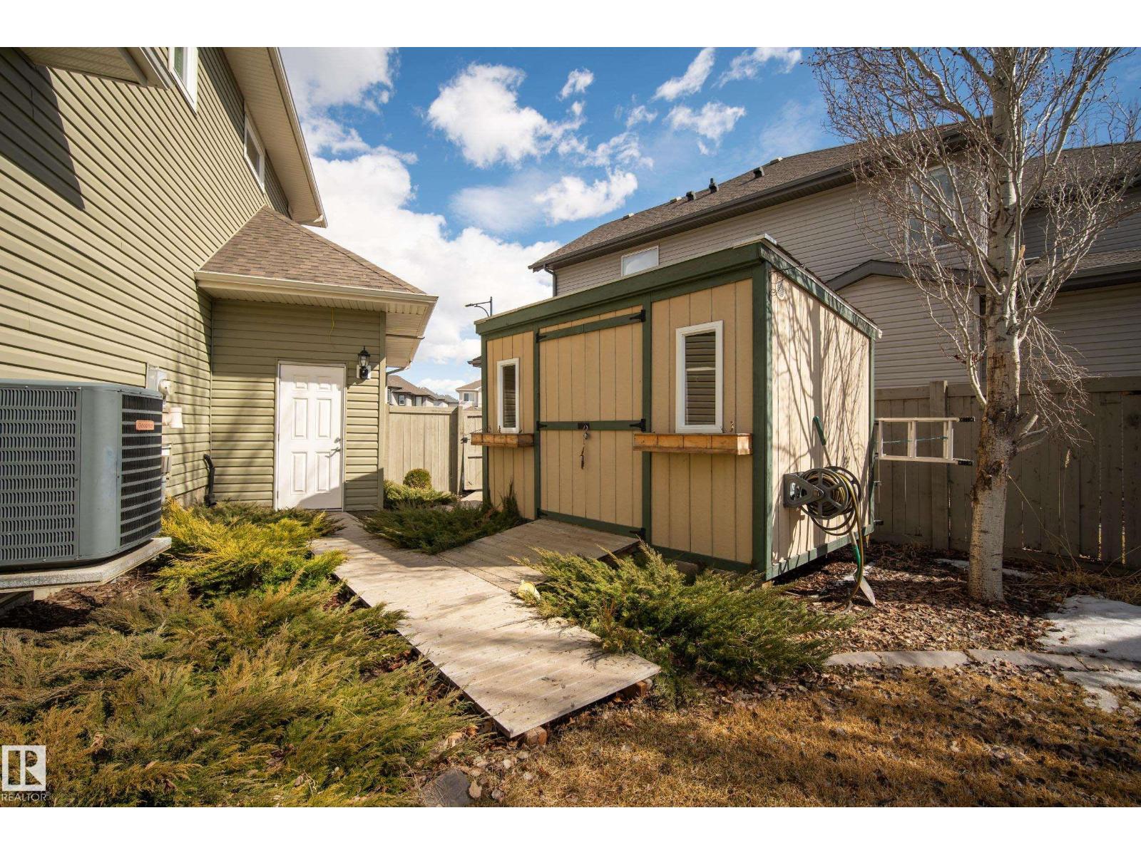 6008 61 ST - 45