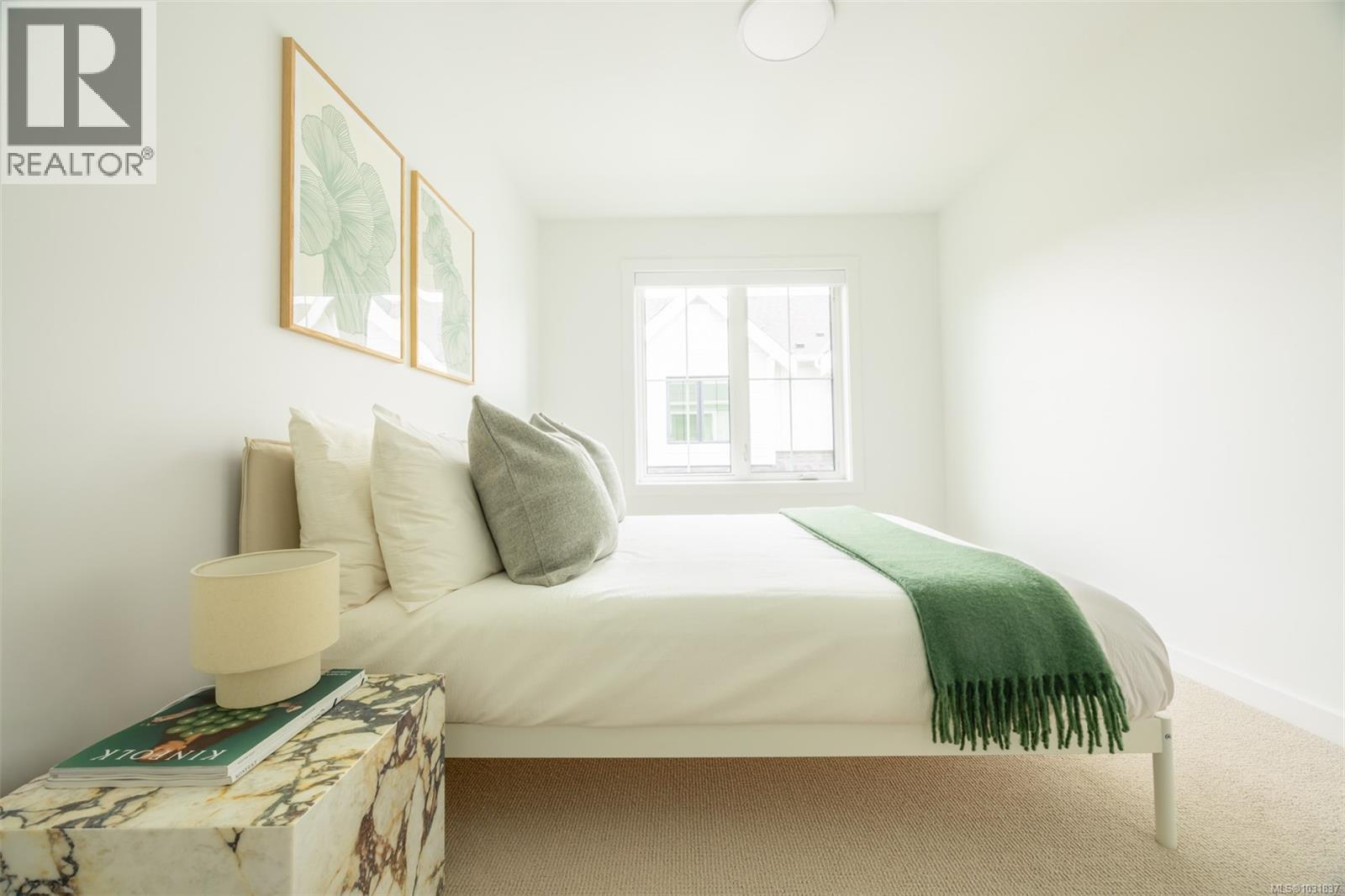 TH7 630 Gorge Road West, Saanich