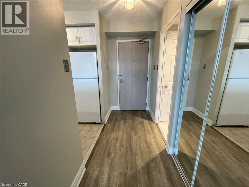 2155 BURNHAMTHORPE Road W Unit# 1508, Mississauga, Ontario, L5L5P4 — Photo 4
